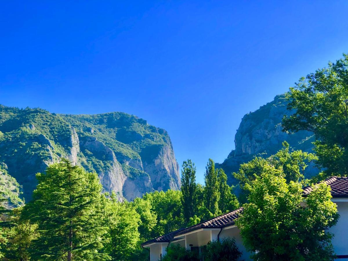 Hotel La Ginestra อัคกวาลาญา ภายนอก รูปภาพ