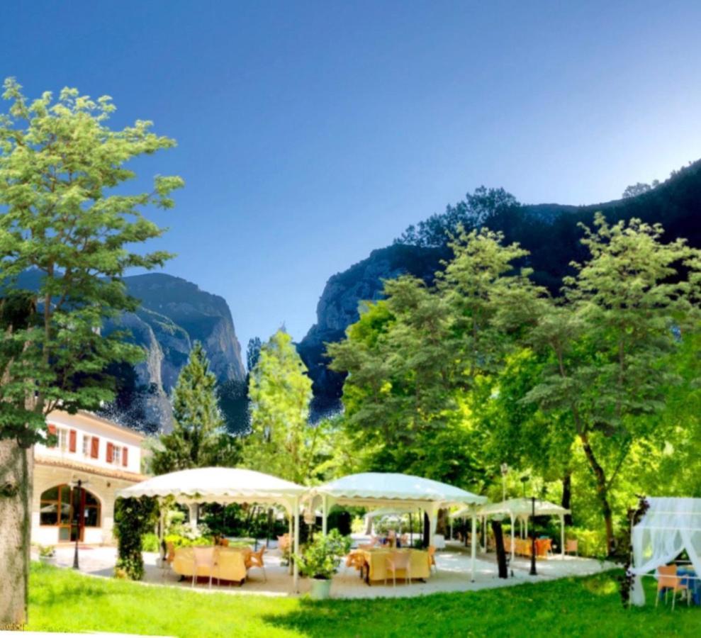 Hotel La Ginestra อัคกวาลาญา ภายนอก รูปภาพ