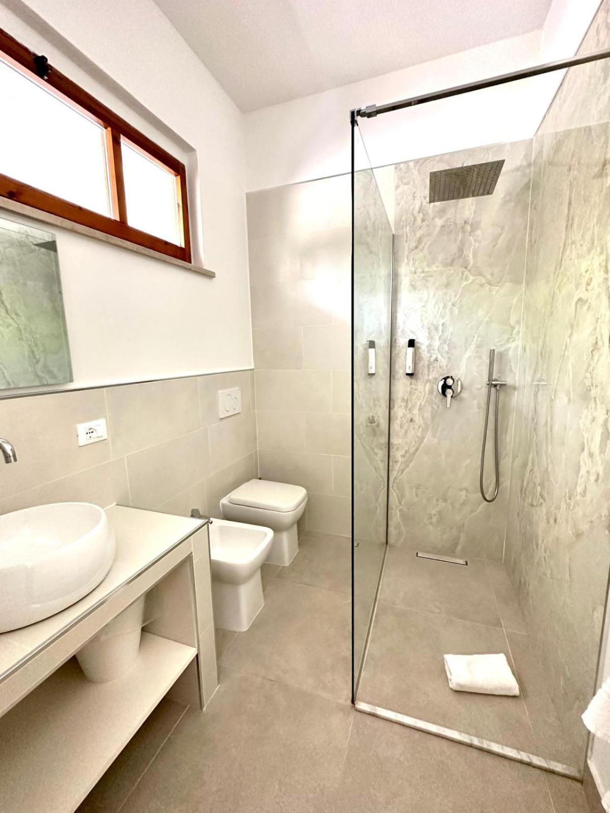 Hotel La Ginestra อัคกวาลาญา ภายนอก รูปภาพ