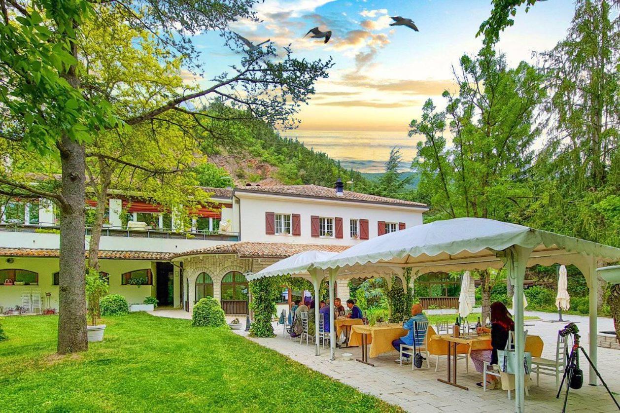 Hotel La Ginestra อัคกวาลาญา ภายนอก รูปภาพ