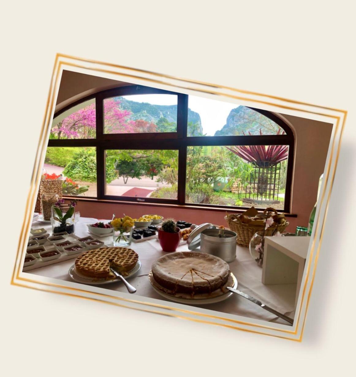 Hotel La Ginestra อัคกวาลาญา ภายนอก รูปภาพ