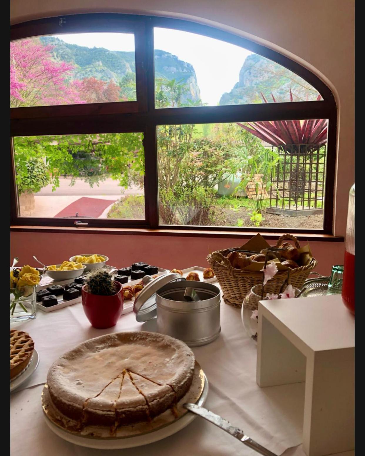 Hotel La Ginestra อัคกวาลาญา ภายนอก รูปภาพ