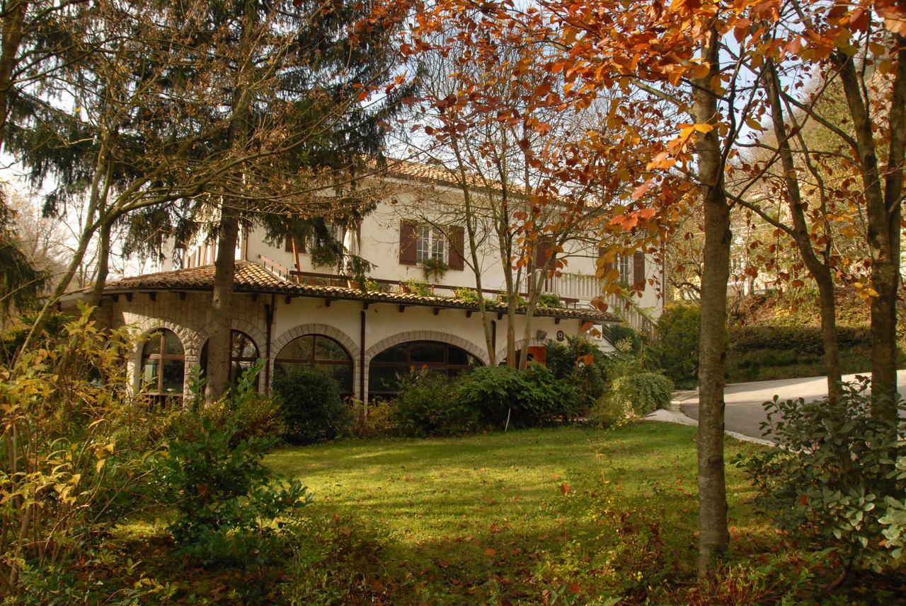 Hotel La Ginestra อัคกวาลาญา ภายนอก รูปภาพ
