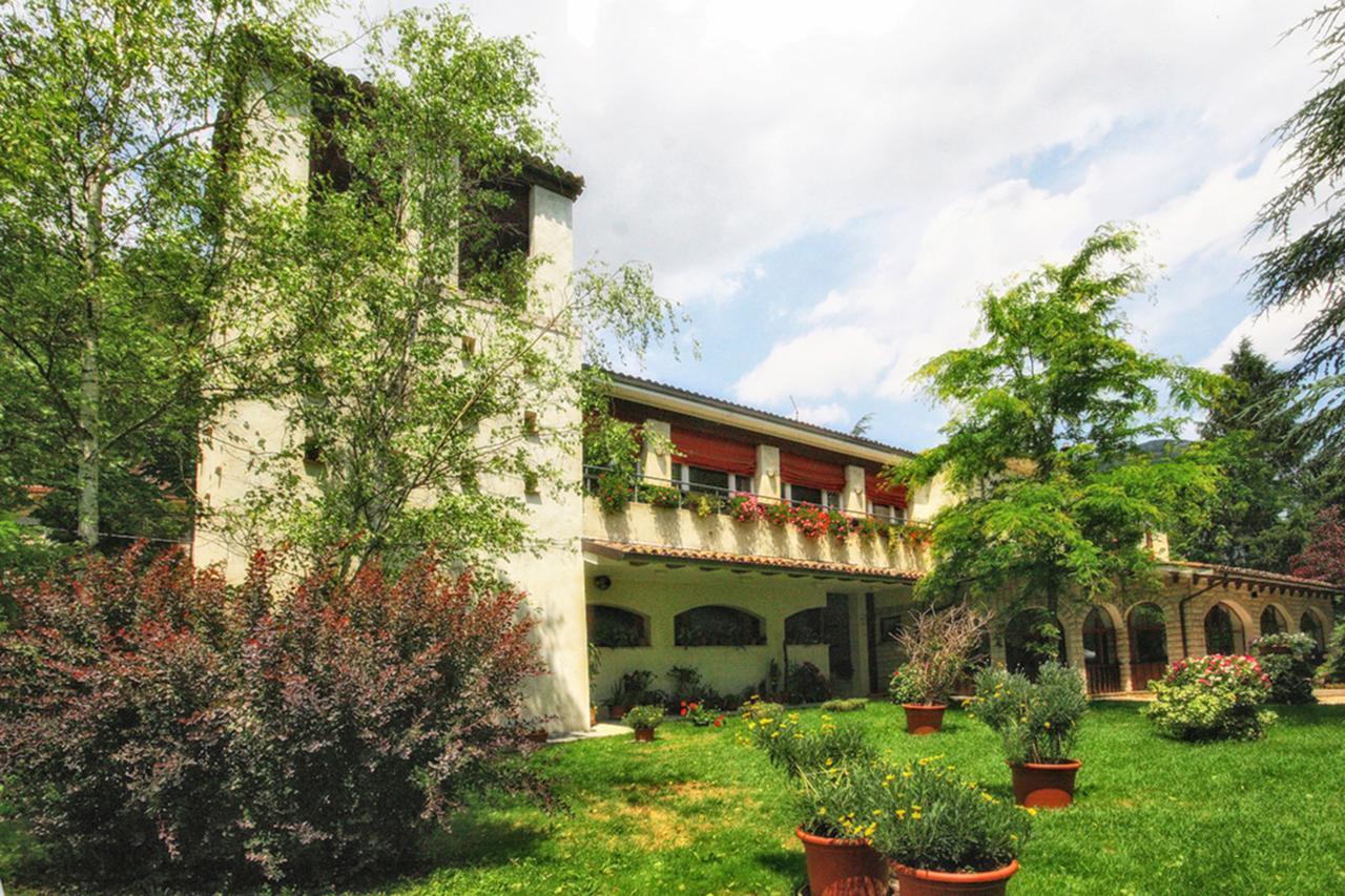 Hotel La Ginestra อัคกวาลาญา ภายนอก รูปภาพ