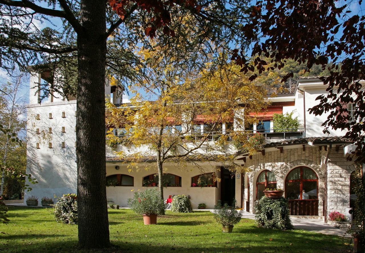 Hotel La Ginestra อัคกวาลาญา ภายนอก รูปภาพ