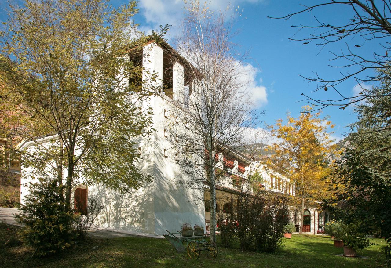 Hotel La Ginestra อัคกวาลาญา ภายนอก รูปภาพ