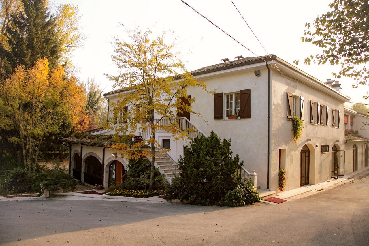 Hotel La Ginestra อัคกวาลาญา ภายนอก รูปภาพ