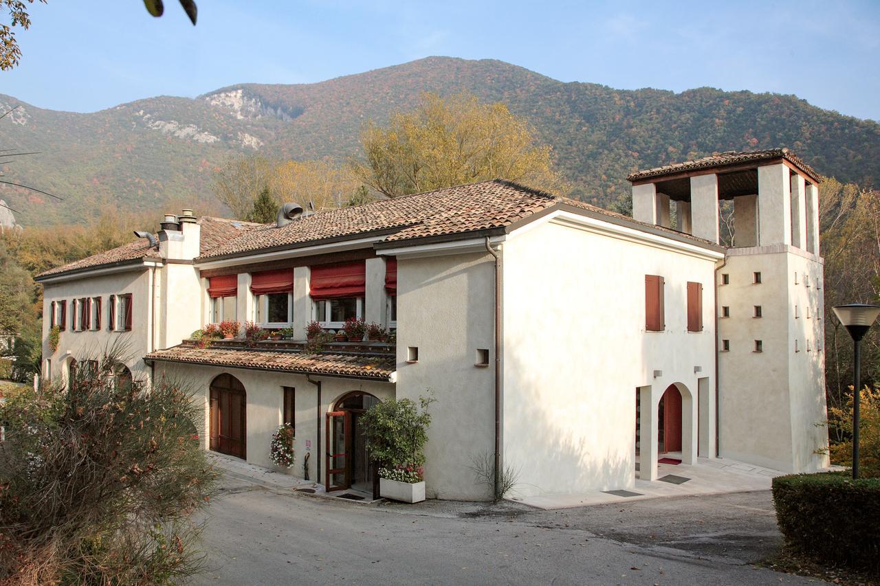 Hotel La Ginestra อัคกวาลาญา ภายนอก รูปภาพ