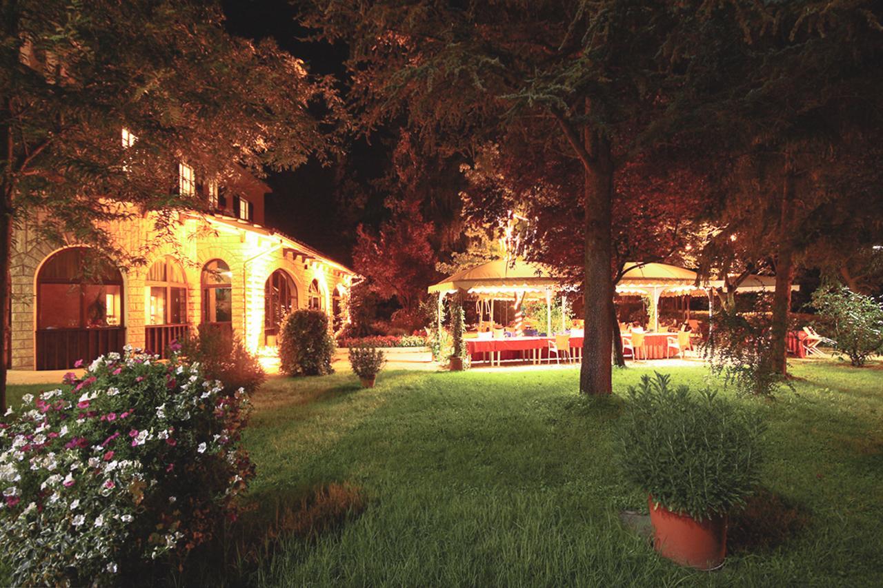 Hotel La Ginestra อัคกวาลาญา ภายนอก รูปภาพ
